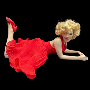 lot 407 image: Franklin Heirloom Marilyn Monroe  Porcelain Doll