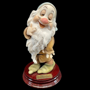 lot 454 image: Walt Disneys Sleepy Figurine by Giuseppe Armani
