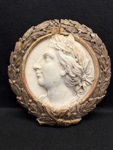lot 437B image: Antique Alabaster or Marble Classical Relief Plaque  Female Profile with Laurel Wreath  Gilt Laurel Frame