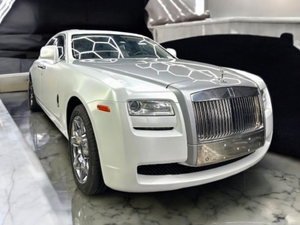 lot 1E image: 2011 Rolls-Royce Ghost  Luxury & Performance in One Stunning Package VIDEO
