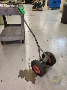 lot 55 image: Manual Trailer Tow Bar, Dual Wheel Design, Metal, 63 Length