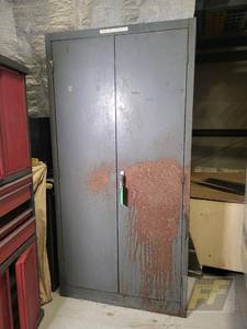 lot 70 image: Steel Storage Cabinet, 72x36x18, Grey, 3 Shelves, Lockable