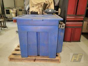 lot 76 image: Graymills PE245 Aqueous Parts Cleaner, 120V, Includes Brush, Serial 0112828