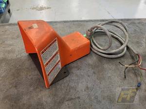 lot 92 image: Linemaster Classic II Foot Switch, 20A 125-250 VAC, NEMA Type 2, 4, 13