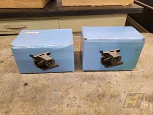 lot 105 image: (2) Interstate Type C 5C Collet Fixtures, Manual, 15.4 lbs Weight
