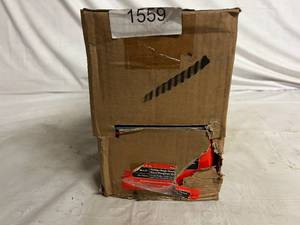 lot 29 image: 30lbs of 2 SteeLinx Screws