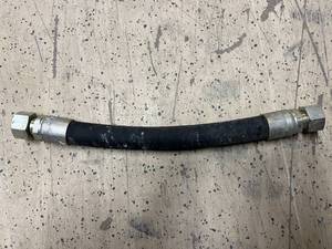 lot 61 image: 2ft, 200PSI, 1.25 Hydraulic Hose with Fittings