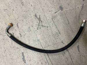 lot 65 image: 4.5ft, 1000PSI, 1 Hydraulic Hose with Fittings