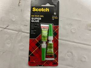 lot 100 image: 4 Packs of Scotch Super Glue