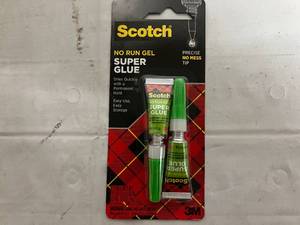 lot 101 image: 4 Packs of Scotch Super Glue