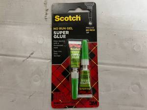 lot 102 image: 4 Packs of Scotch Super Glue