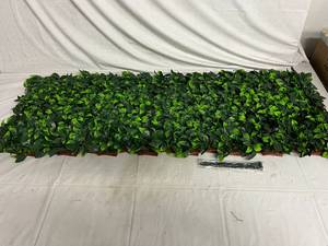 lot 40 image: Naturae Decor Extendable Faux Leaf Trellis - 36 x 72