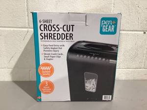 lot 501 image: PenGear 6-Sheet Cross-cut PaperCredit Card Shredder with 3.7 Gallon Bin, Black,Home and Office Use