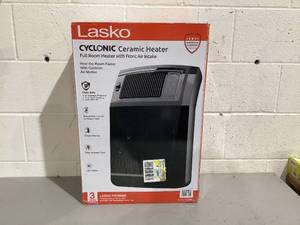 lot 511 image: Lasko 1500W Cyclonic Ceramic Console Electric Space Heater with Timer, CC24925