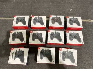 lot 124 image: LOT OF 11 PowerA Wired Controller for Nintendo Switch