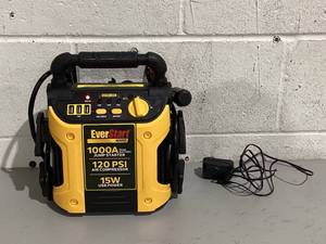 lot 537 image: EverStart Maxx 1000 Amp Jump Starter & Air Compressor