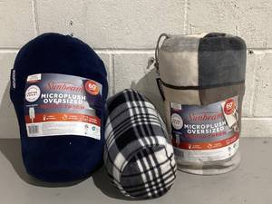 lot 554 image: LOT OF 3 Sunbeam Microplush Throw