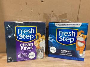 lot 441 image: LOT OF 2 Fresh Step Febreeze Clumping Cat Litter