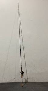 lot 610 image: Realtree 6ft 6in Medium Spinning Rod and Reel