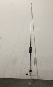 lot 611 image: Realtree 6ft 6in Medium Spinning Rod and Reel