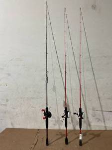 lot 10 image: LOT OF 3 Abu Garcia Rod & Reels
