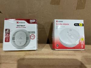 lot 446 image: LOT OF 2 Kidde Smoke Alarm