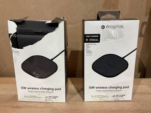 lot 470 image: LOT OF 2 Mophie Universal - Wireless Charging Pad  AC Power Adapter - 15 Watt