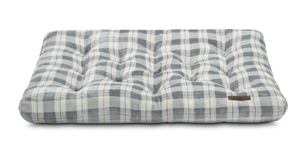 lot 192 image: Vibrant Life Extra Large Holiday Tufted Mat Dog Bed