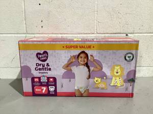 lot 736 image: Parents Choice Dry & Gentle Diapers Size 7, 120 Count