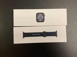 lot 60 image: Apple Watch SE (2nd Gen) GPS 40mm Smartwatch with Midnight Aluminum Case MXE93LLA