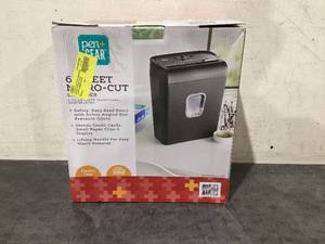 lot 695 image: PenGear Micro-Cut 6 Sheet Shredder with 3.4-Gallon Collection Bin