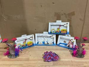 lot 720 image: LOT OF 7 Deco-Replicas Aquarium Ornaments