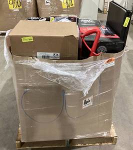 lot 902 image: Wholesale Pallet of Miscellaneous Items