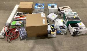 lot 904 image: Wholesale Pallet of Miscellaneous Items