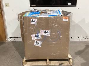 lot 910 image: Wholesale Pallet of Miscellaneous Items