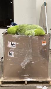 lot 914 image: Wholesale Pallet of Miscellaneous Items