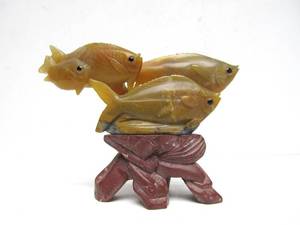 lot 10 image: Beautiful Old Chinese Carved Agate & Stone Fish Carving