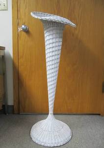 lot 46 image: Very Cool Mid Century 1960s era White Wicker Tulip Shaped Plant Holder