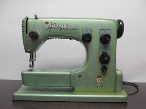 lot 120 image: Working Vintage Husqvarna VIKING Sewing Machine wAccessories & Case - Green