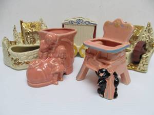 lot 126 image: Nice Lot of Vintage SHAWNEE Pottery PlantersToothpick Holders etc #8