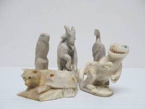 lot 161 image: Collection of Handmade Signed Zuni Antler & Bone Animal Fetish Carvings #1