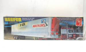 lot 89 image: Large NOS Unopened Vintage AMT Semi Truck Model Kit