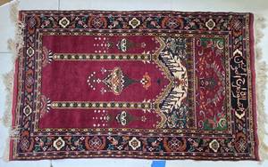 lot 222 image: Old Vintage Hand Knotted Wool Rug #4