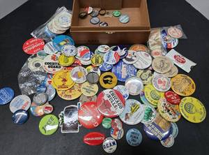 lot 236 image: Large Lot of Assorted Vintage Pinbacks  Buttons