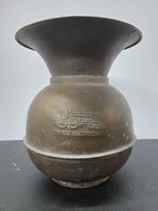 lot 257 image: Vintage 1970s Copper UNION PACIFIC Railroad Spittoon 