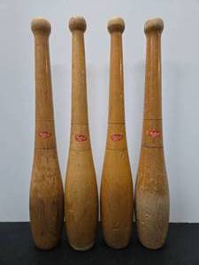 lot 261 image: Nice Set of 4 Old Vintage Wooden Sportcraft Indian Clubs 