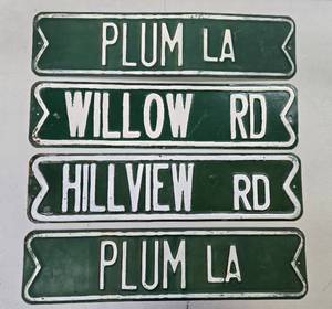 lot 265 image: Lot of 4 Large Vintage 1950s era Heavy Embossed Steel Street Signs