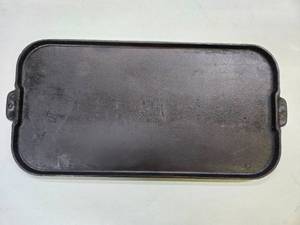 lot 274 image: Antique GRISWOLD Cast Iron Griddle