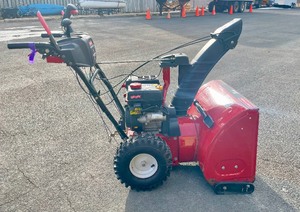lot 6 image: Nice Working CRAFTSMAN Model 247.886914 Heavy Duty 26 Snowblower