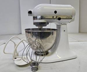 lot 284 image: Working KITCHENAID Ultra Power Mixer - White
